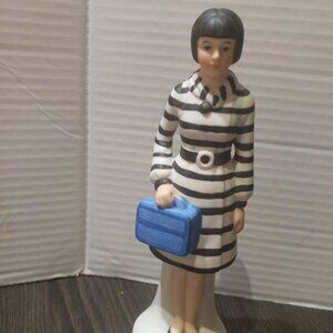 1983 Avon Club NAAC 1966 Avon Lady Porcelain Figurine